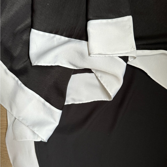 Revolve BCBGmaxazria bundle of 2 black house black and white Asymmetrical Top - Picture 5 of 7